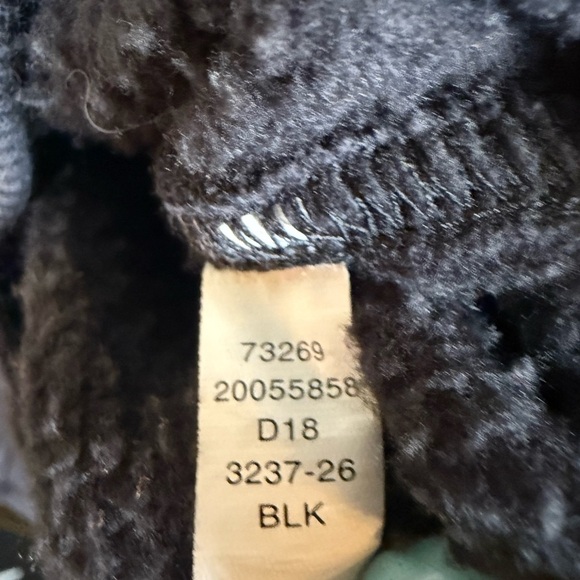 Men’s Duluth Souped Up Sweats Distressed Black Crewneck with Pocket size Medium - Picture 6 of 6